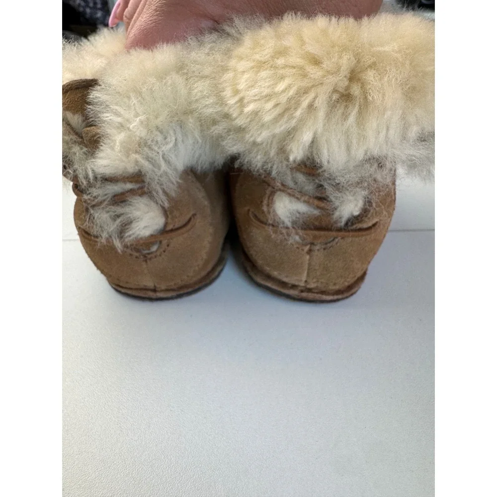 UGG Australia Shearling Suede Sheepskin Fur Lined Baby Moccasins‎ M